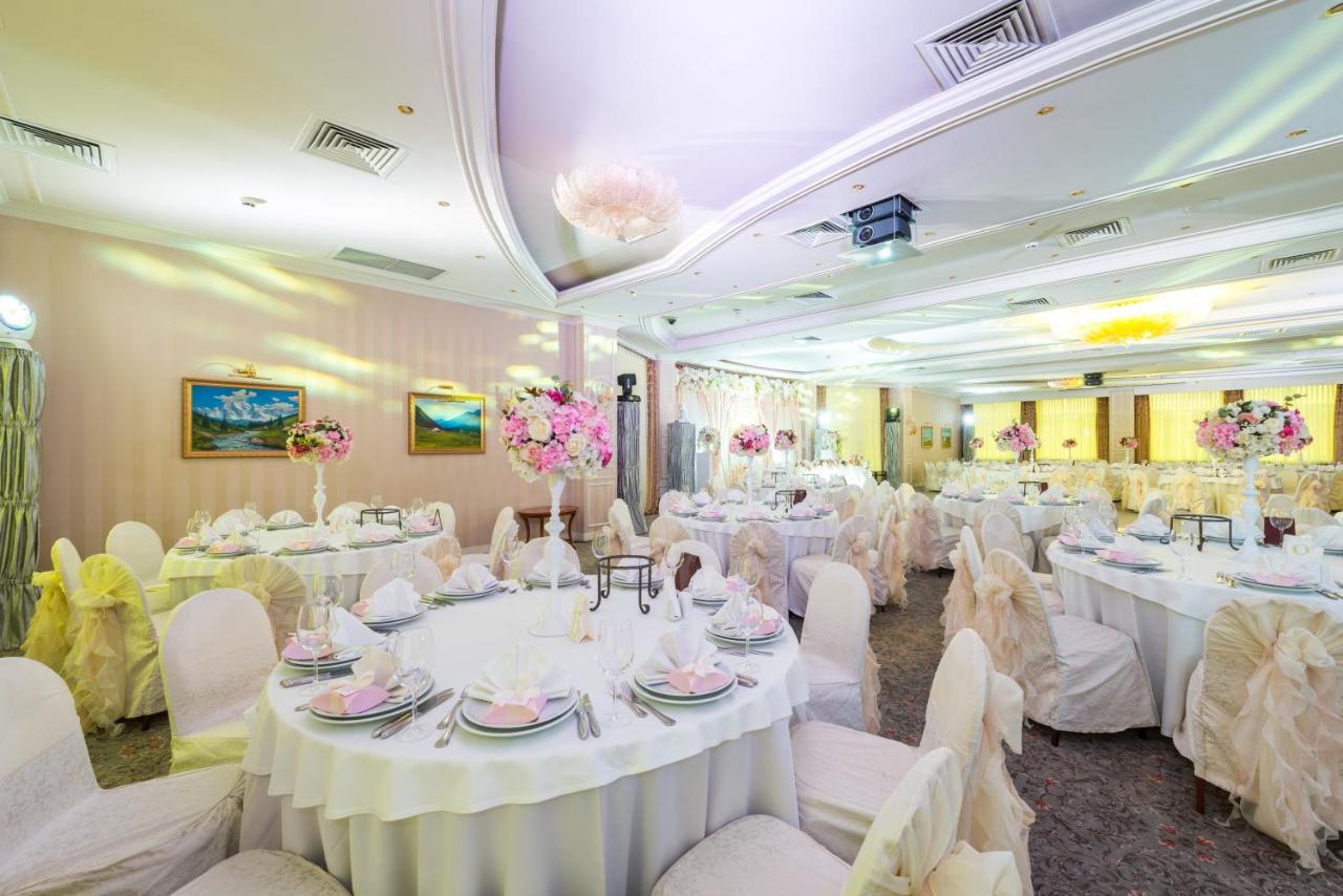 Grand Tien Shan Hotel Almaty Eksteriør bilde