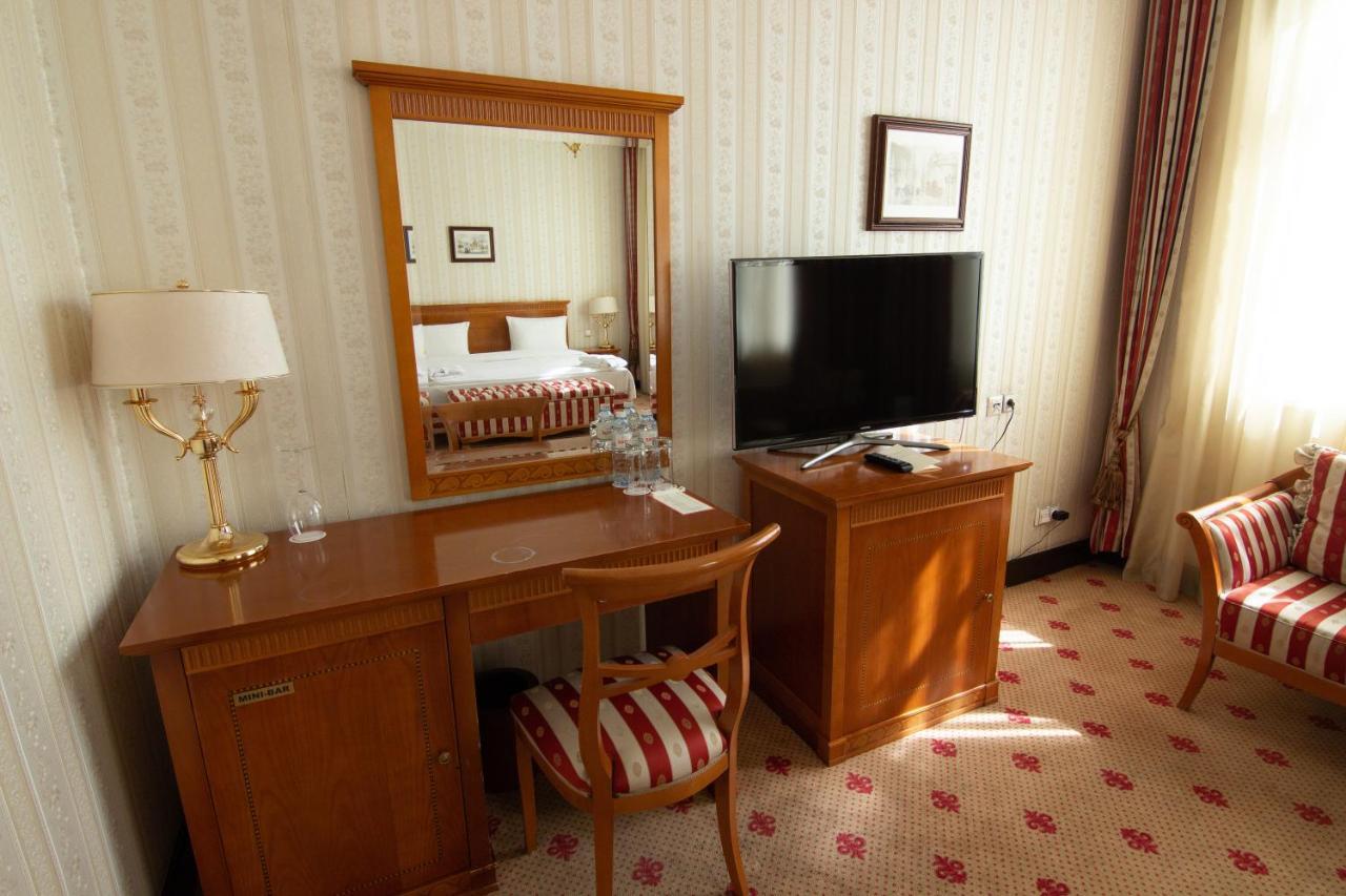 Grand Tien Shan Hotel Almaty Eksteriør bilde