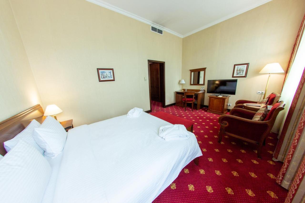 Grand Tien Shan Hotel Almaty Eksteriør bilde