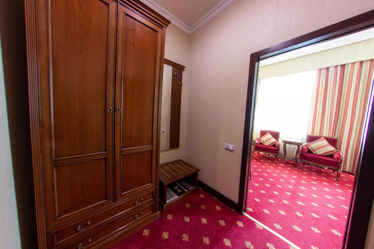 Grand Tien Shan Hotel Almaty Eksteriør bilde
