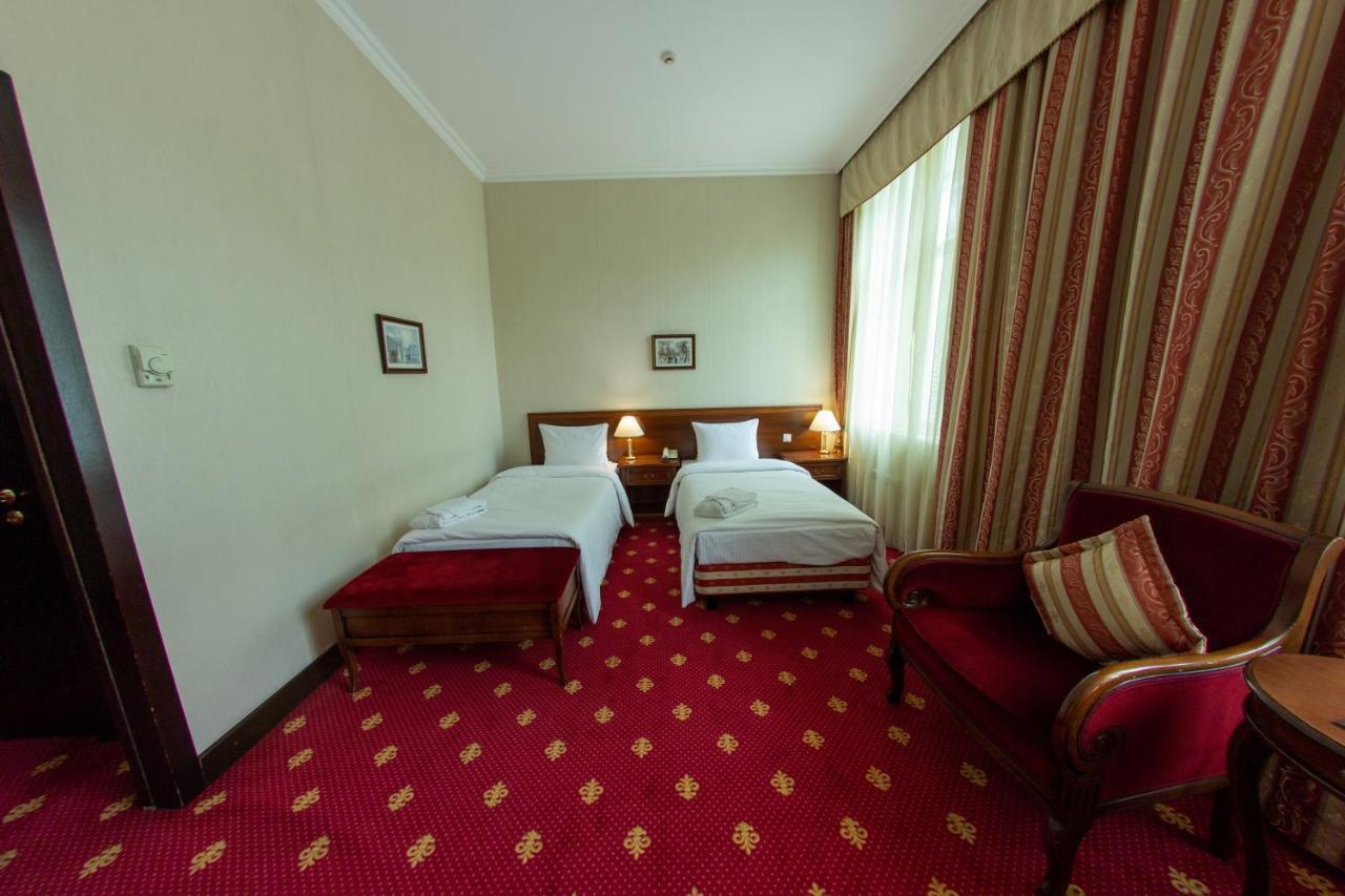 Grand Tien Shan Hotel Almaty Eksteriør bilde