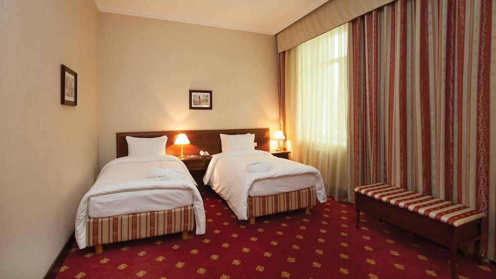 Grand Tien Shan Hotel Almaty Eksteriør bilde