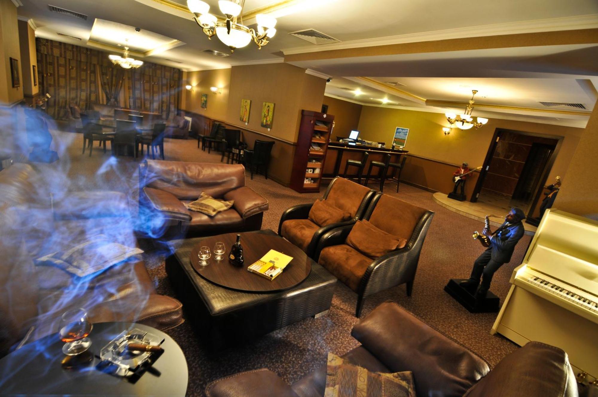Grand Tien Shan Hotel Almaty Eksteriør bilde